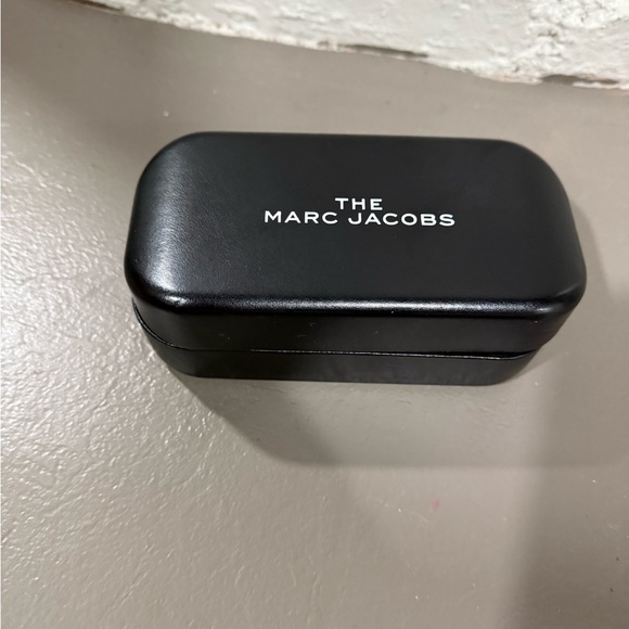Marc Jacobs Elegant Black Eyewear Case - Picture 1 of 2